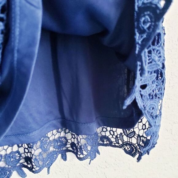 Lace Top‎ - Picture 3 of 5